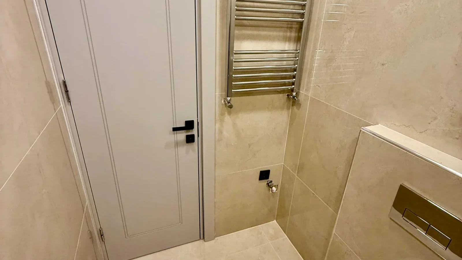 Laci̇vertcadde Erenköy Bağdat Cd. Yakini Mi̇mari̇ Dekorlu 75m² 3+1