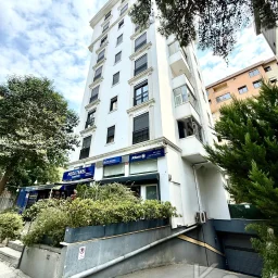 Laci̇vertcadde Erenköy Bağdat Cd. Yakini Mi̇mari̇ Dekorlu 75m² 3+1