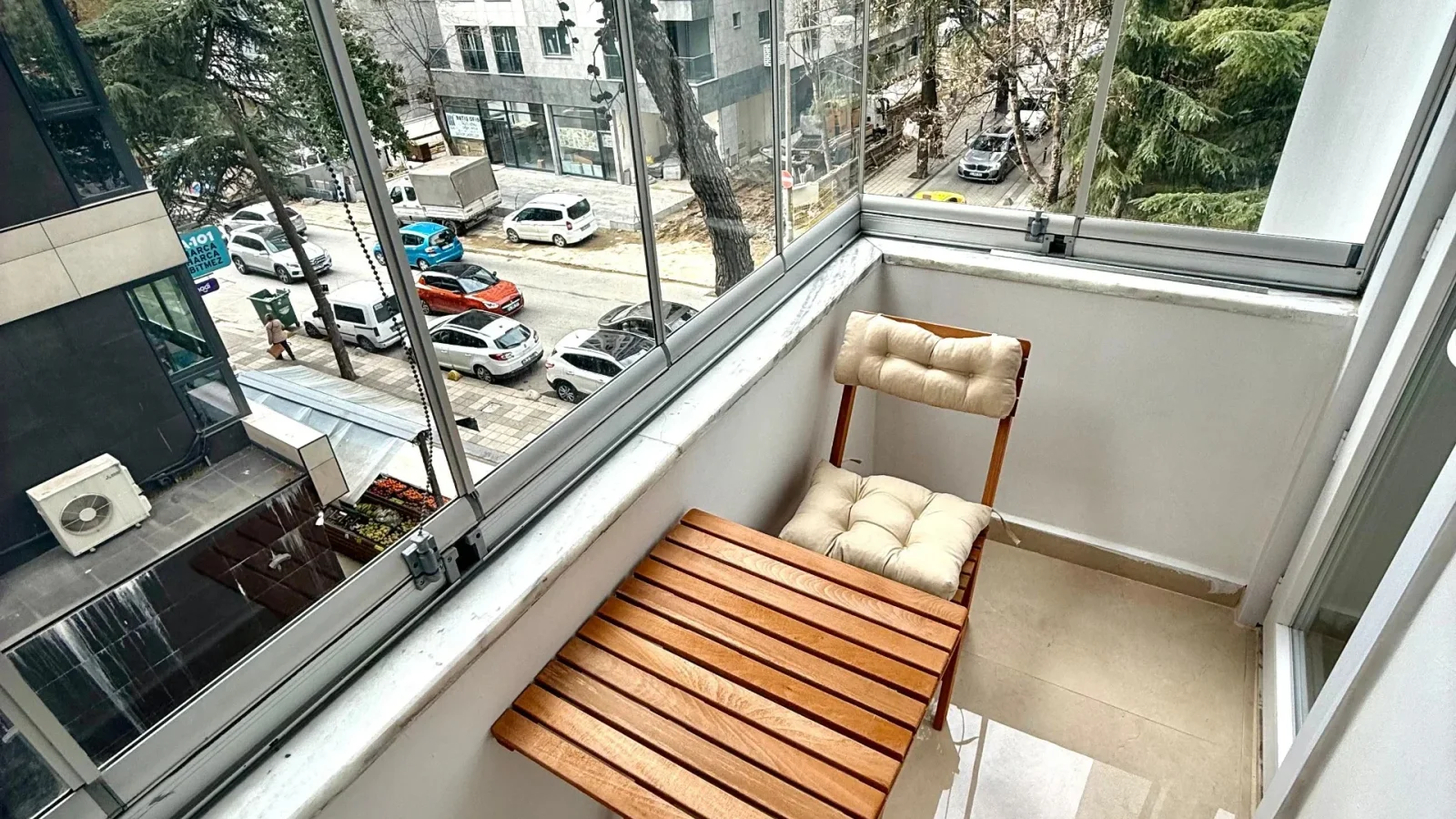 Laci̇vertcadde Erenköy Bağdat Cd. Yakini Mi̇mari̇ Dekorlu 75m² 3+1