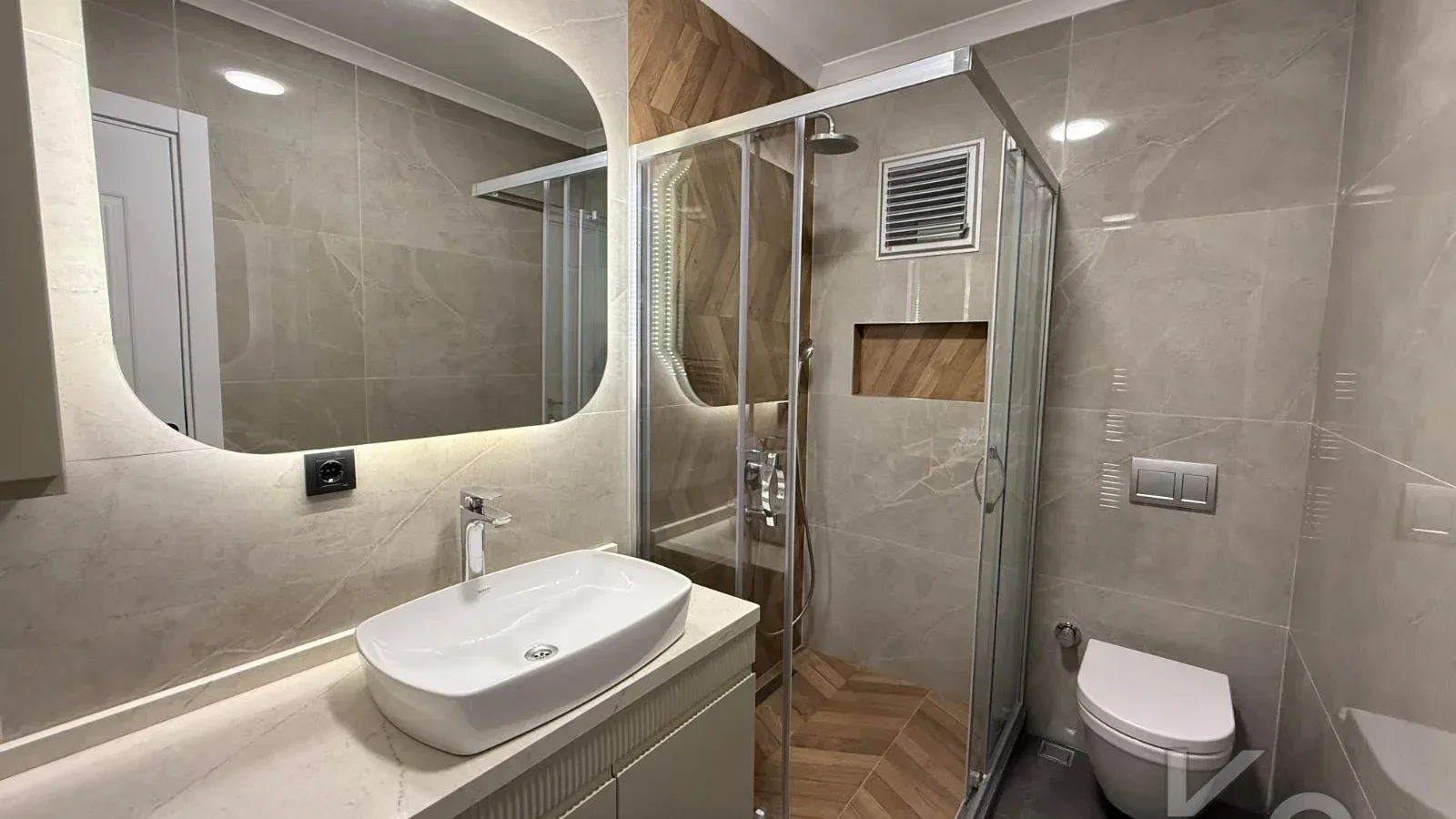 Laci̇vertcadde Caddebostan Bağdat Cad.yakin 130 M² Net Ebeveynli̇
