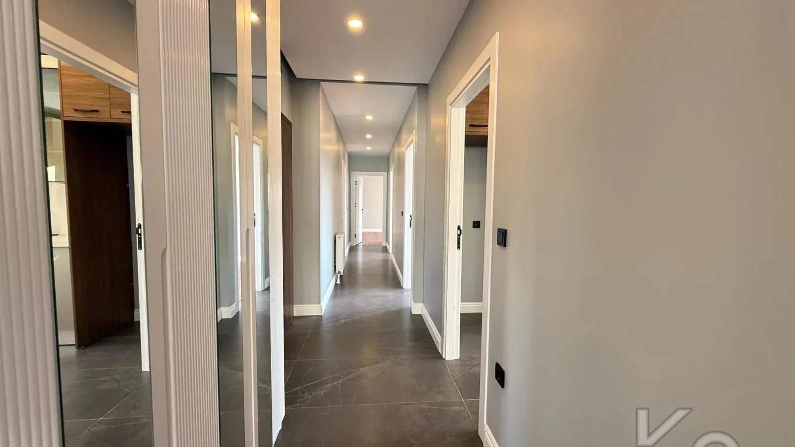 Laci̇vertcadde Caddebostan Bağdat Cad.yakin 130 M² Net Ebeveynli̇
