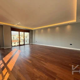 Laci̇vertcadde Caddebostan Bağdat Cad.yakin 130 M² Net Ebeveynli̇