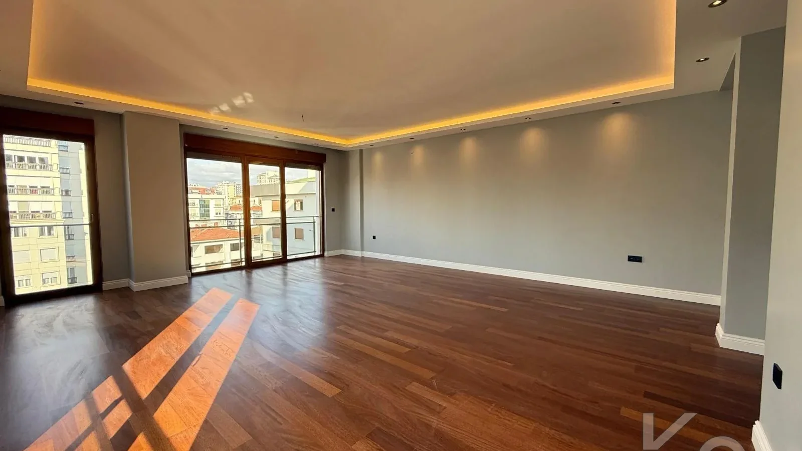 Laci̇vertcadde Caddebostan Bağdat Cad.yakin 130 M² Net Ebeveynli̇