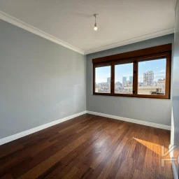 Laci̇vertcadde Caddebostan Bağdat Cad.yakin 130 M² Net Ebeveynli̇