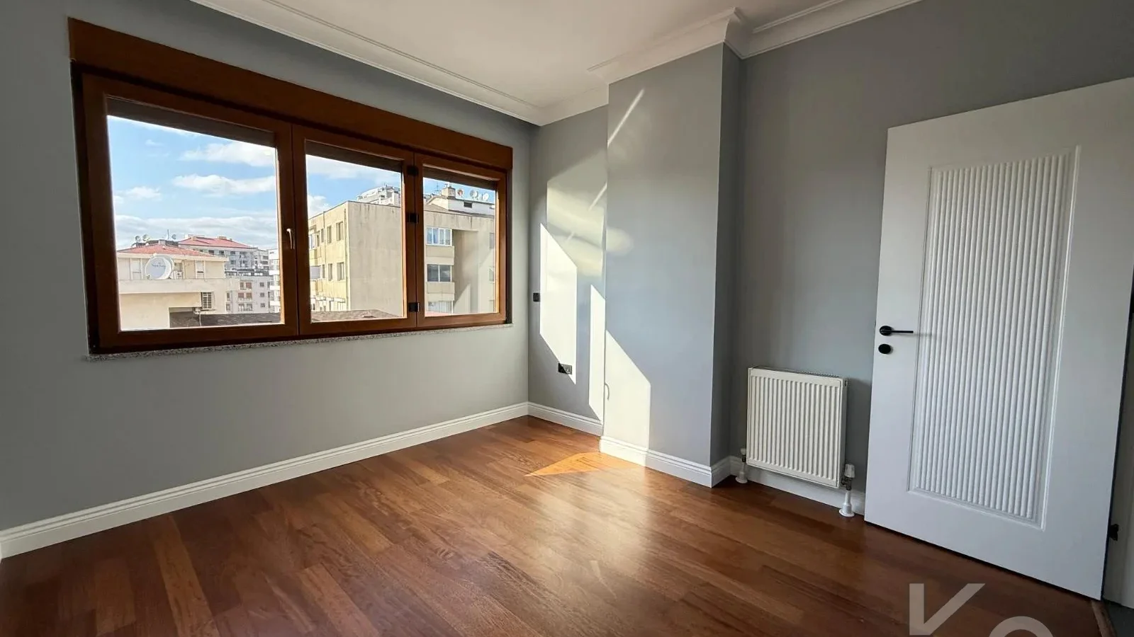 Laci̇vertcadde Caddebostan Bağdat Cad.yakin 130 M² Net Ebeveynli̇