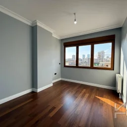 Laci̇vertcadde Caddebostan Bağdat Cad.yakin 130 M² Net Ebeveynli̇