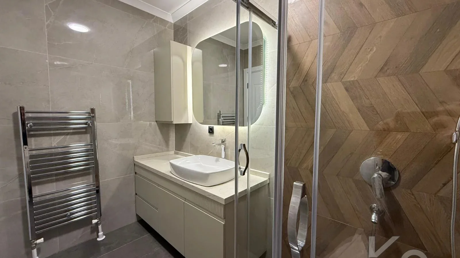Laci̇vertcadde Caddebostan Bağdat Cad.yakin 130 M² Net Ebeveynli̇