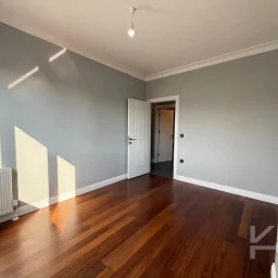 Laci̇vertcadde Caddebostan Bağdat Cad.yakin 130 M² Net Ebeveynli̇