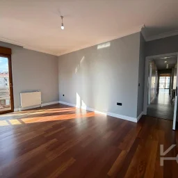 Laci̇vertcadde Caddebostan Bağdat Cad.yakin 130 M² Net Ebeveynli̇