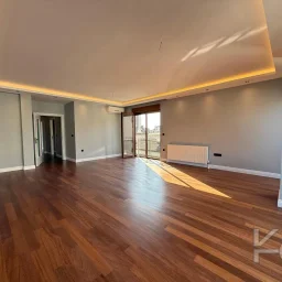 Laci̇vertcadde Caddebostan Bağdat Cad.yakin 130 M² Net Ebeveynli̇