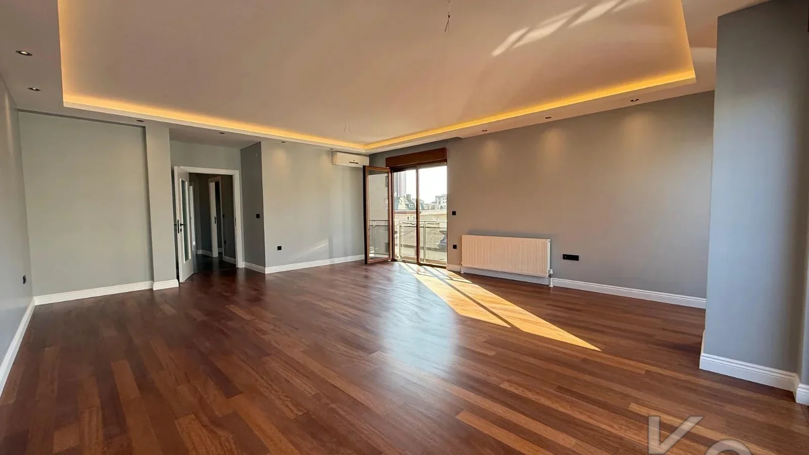 Laci̇vertcadde Caddebostan Bağdat Cad.yakin 130 M² Net Ebeveynli̇