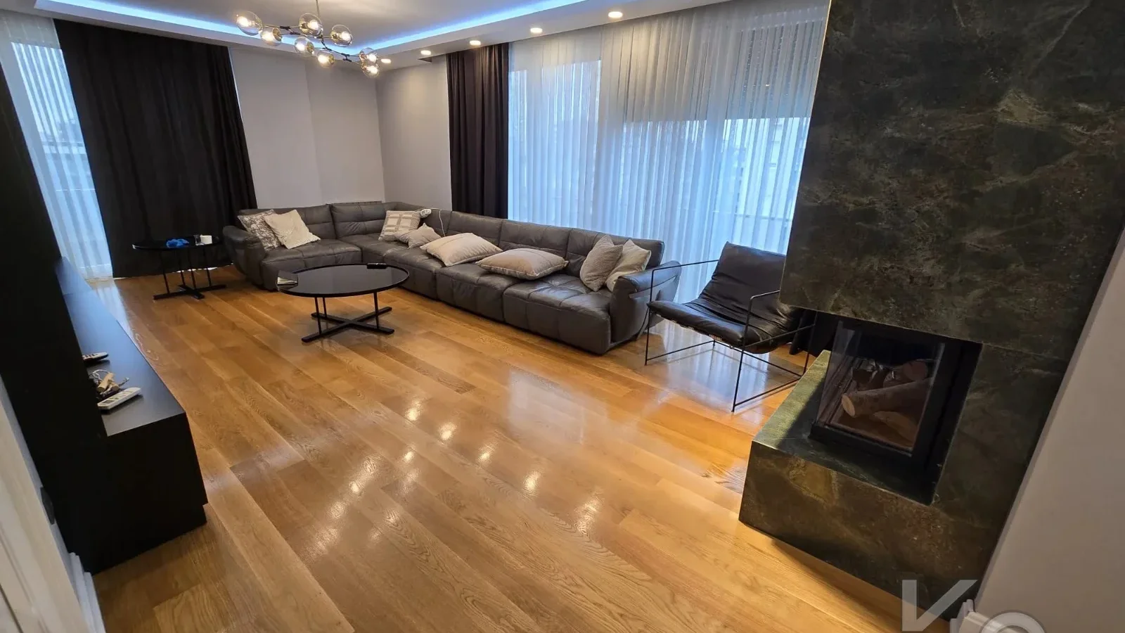 Academy Erenköy Di̇van Sokağinda 250m2 Net 5+1 Mi̇mari̇ Tasarimli Dubleks