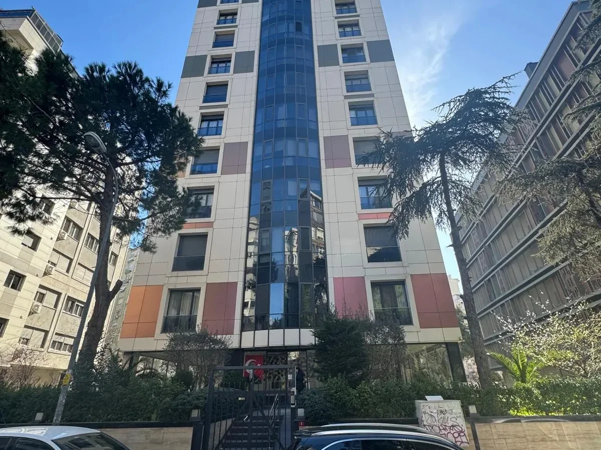 Laci̇vertcadde Caddebostan Noter Sokak'ta 170m² 3+1