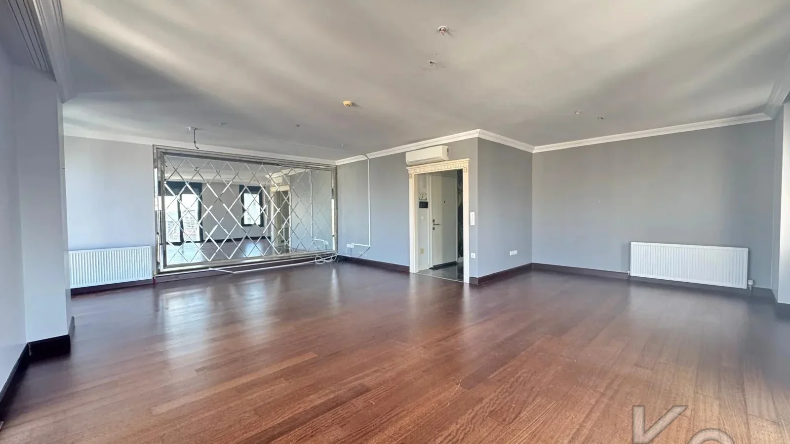 Laci̇vertcadde Caddebostan Noter Sokak'ta 170m² 3+1
