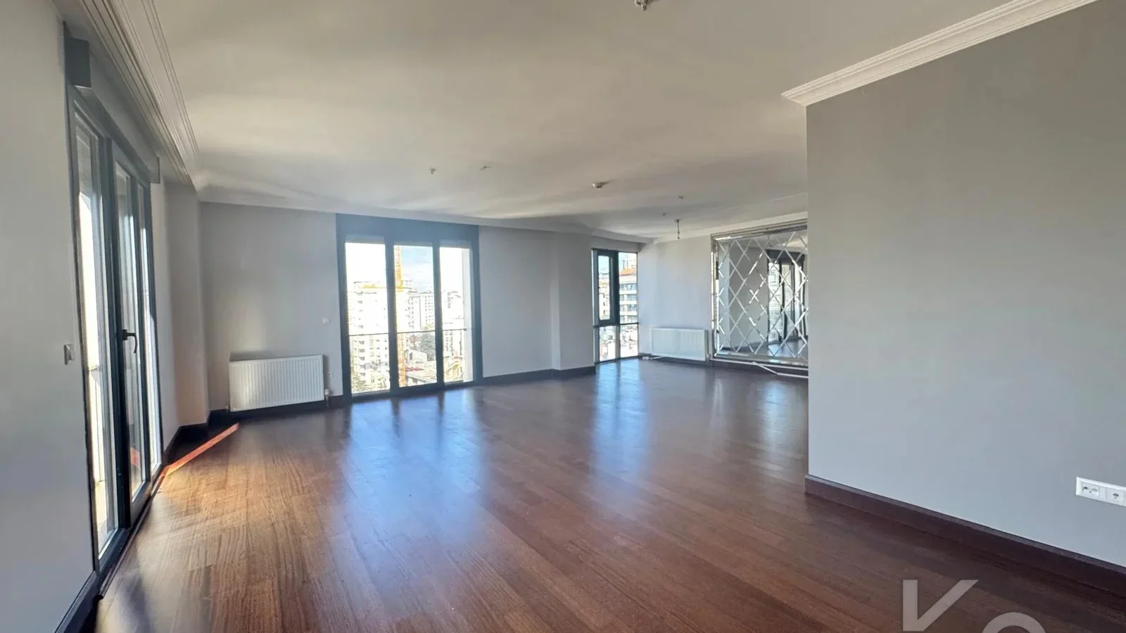Laci̇vertcadde Caddebostan Noter Sokak'ta 170m² 3+1