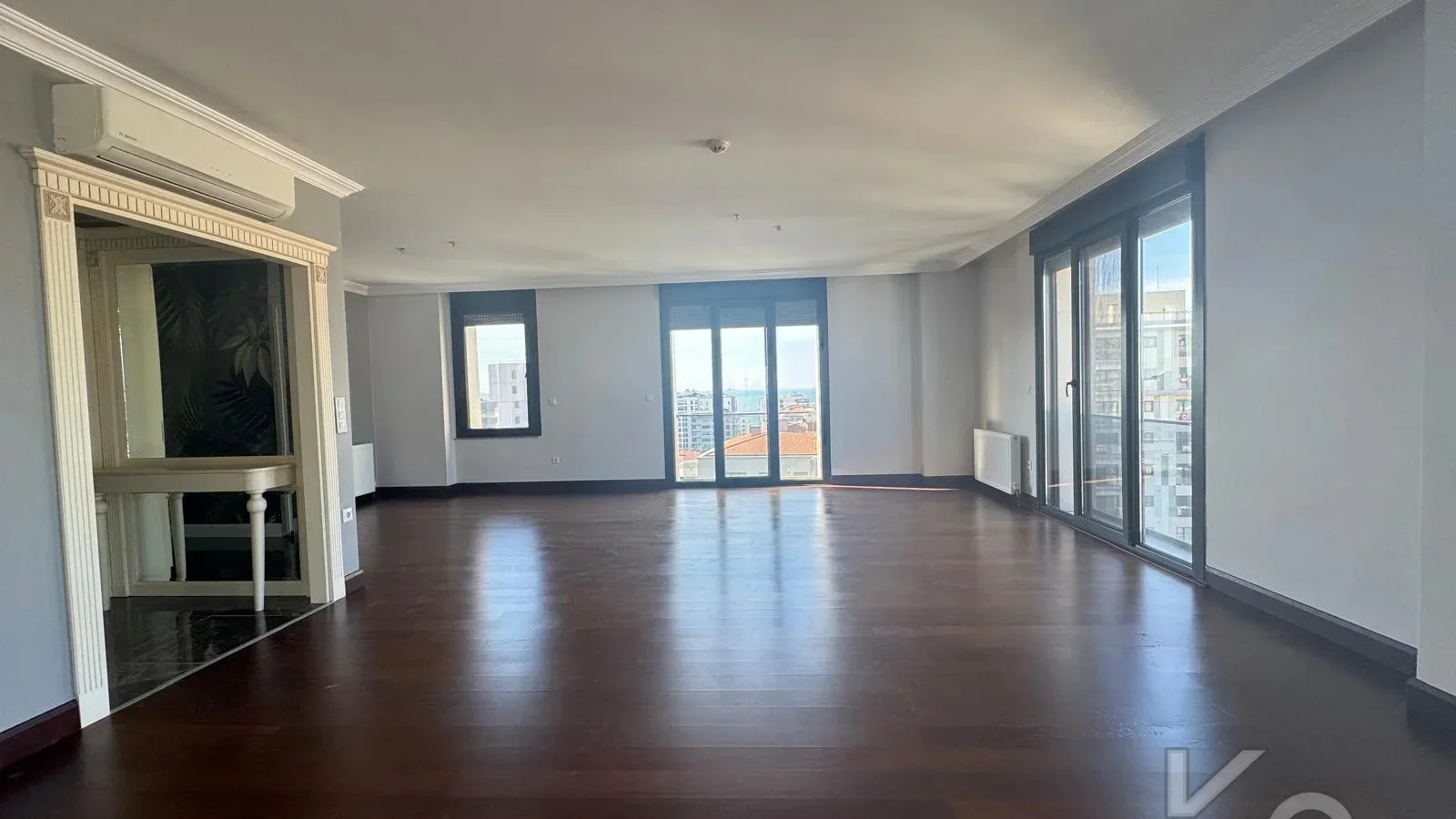 Laci̇vertcadde Caddebostan Noter Sokak'ta 170m² 3+1