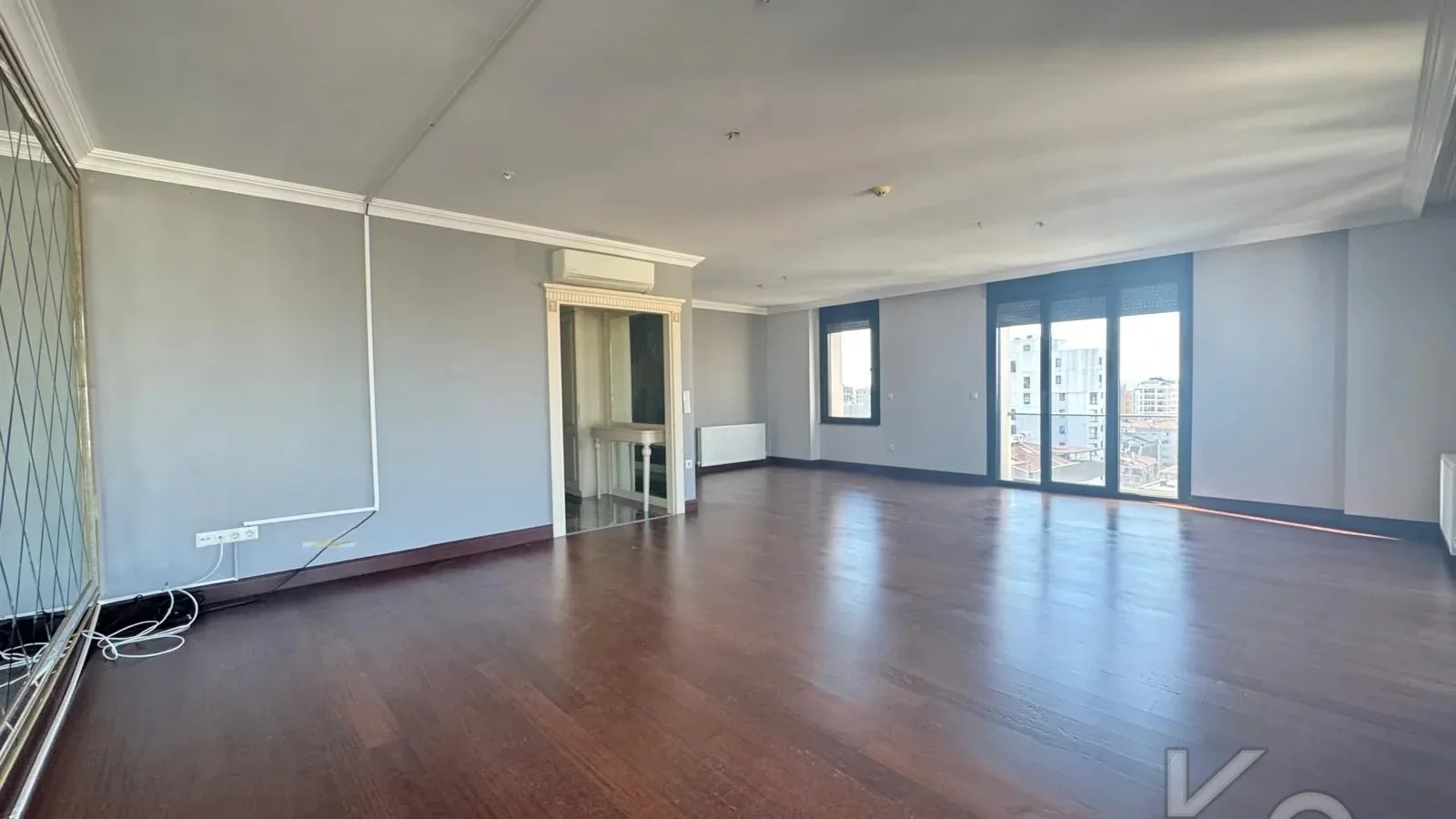 Laci̇vertcadde Caddebostan Noter Sokak'ta 170m² 3+1