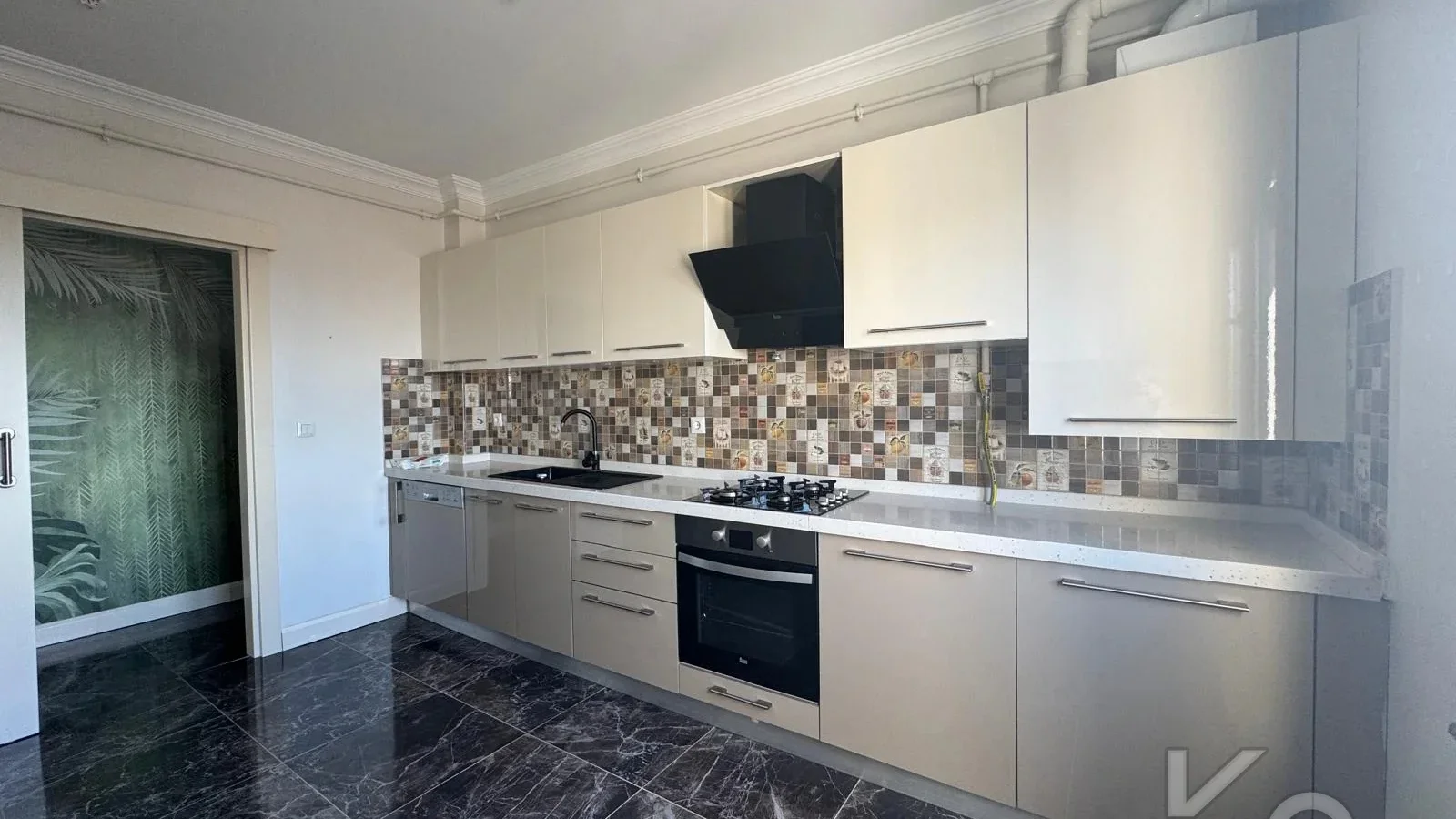 Laci̇vertcadde Caddebostan Noter Sokak'ta 170m² 3+1