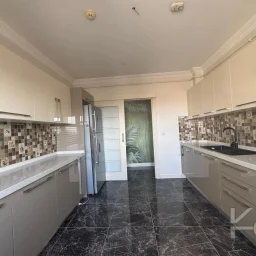 Laci̇vertcadde Caddebostan Noter Sokak'ta 170m² 3+1