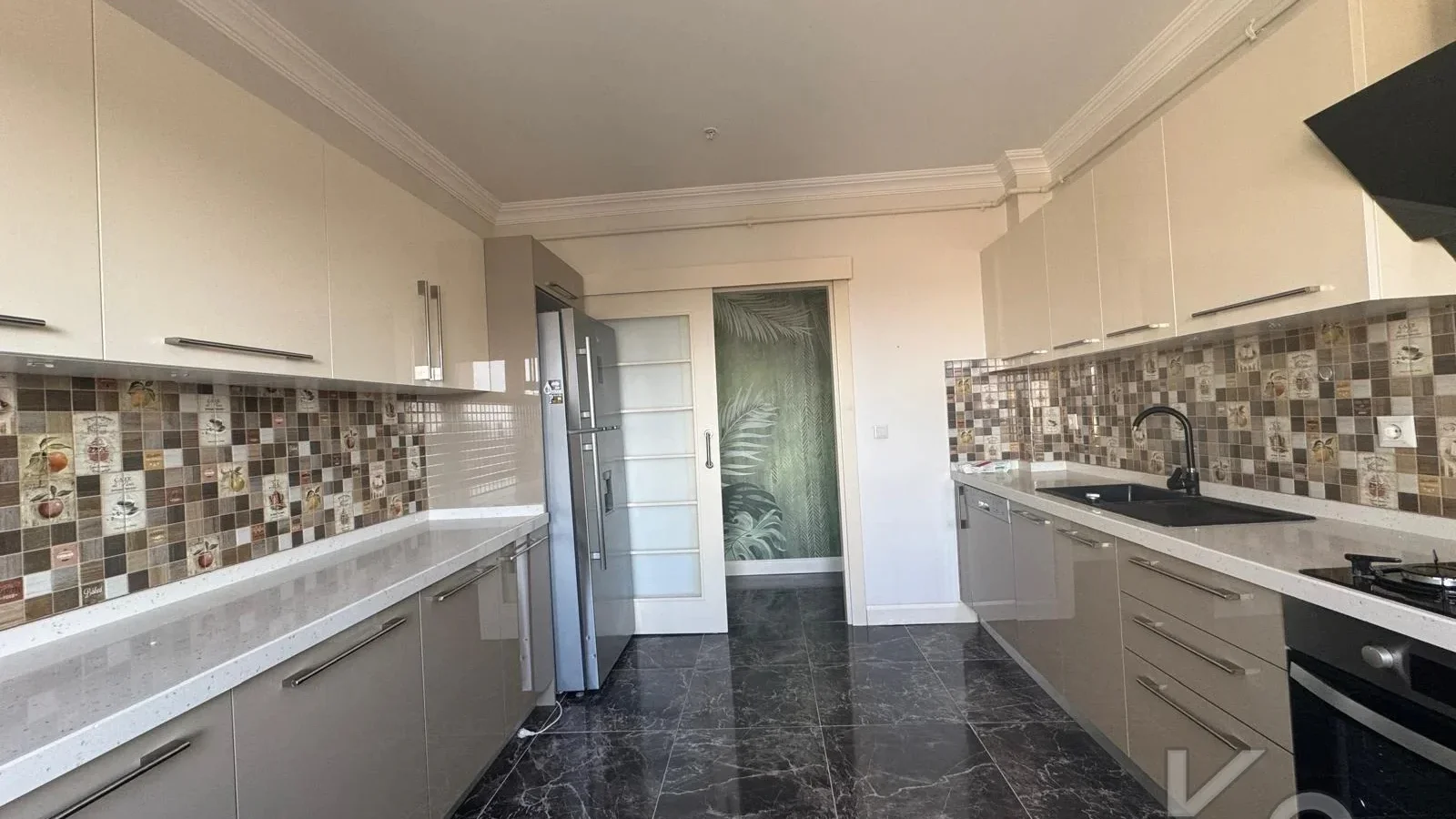 Laci̇vertcadde Caddebostan Noter Sokak'ta 170m² 3+1