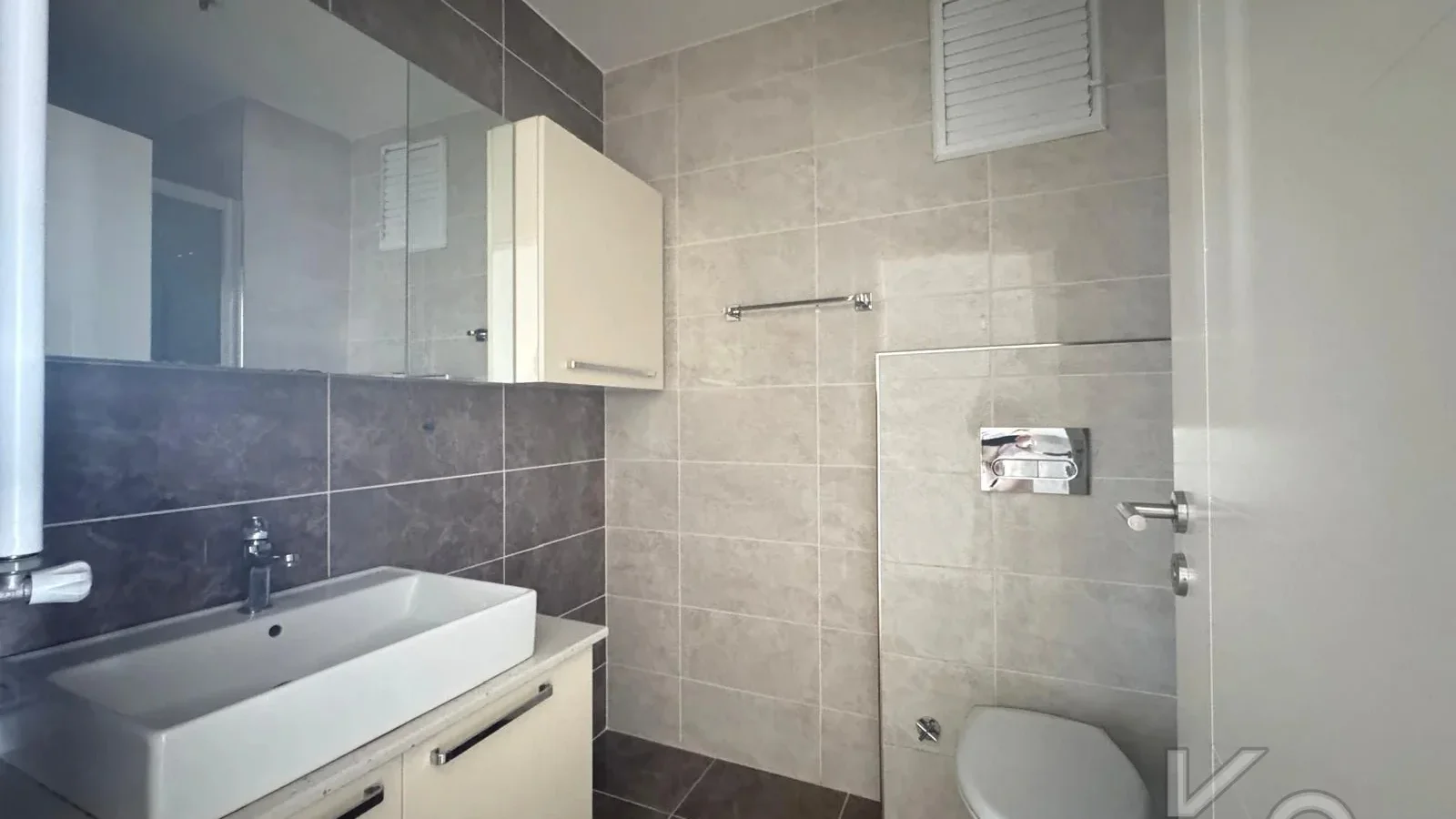 Laci̇vertcadde Caddebostan Noter Sokak'ta 170m² 3+1