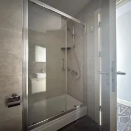 Laci̇vertcadde Caddebostan Noter Sokak'ta 170m² 3+1