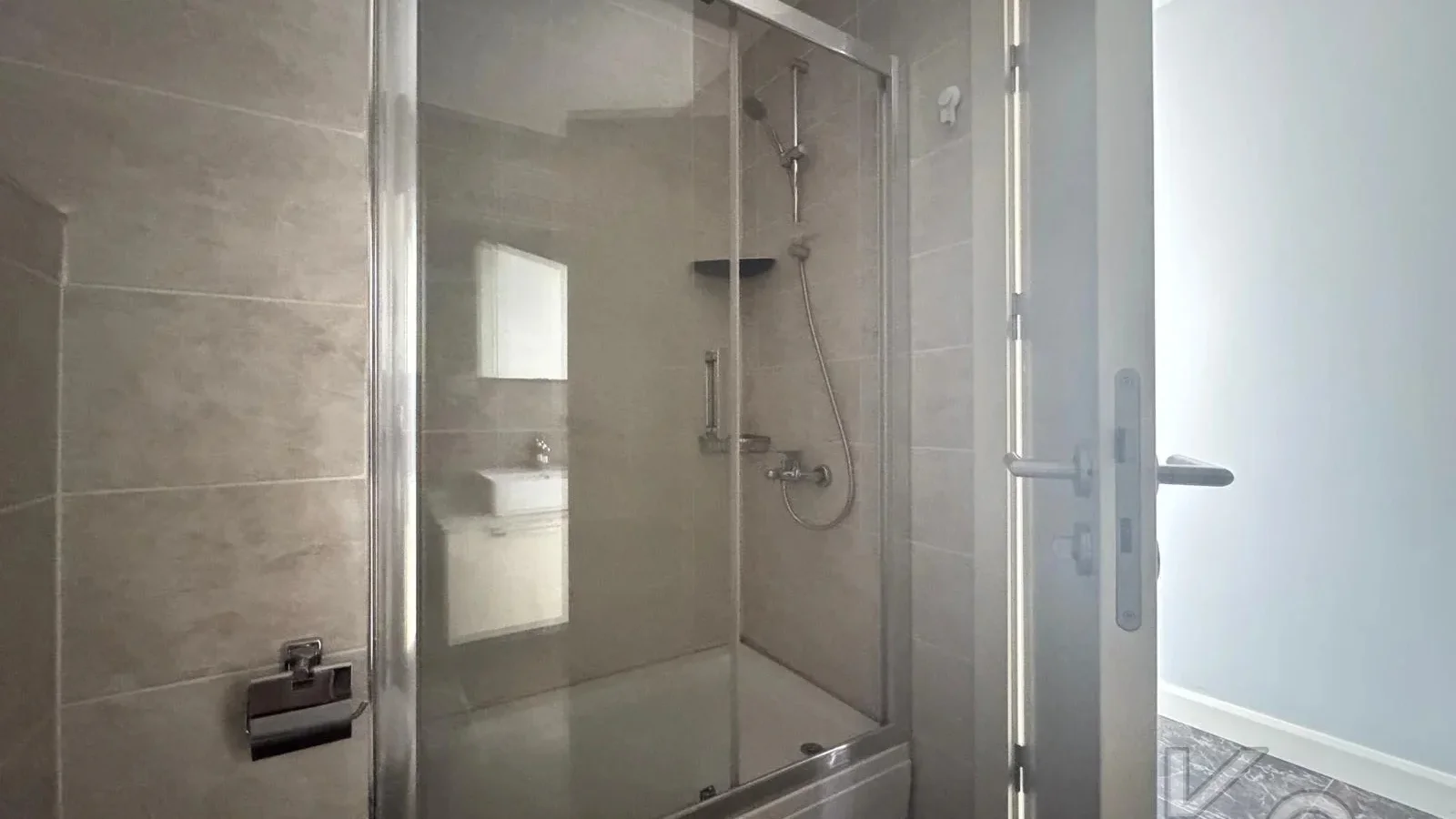 Laci̇vertcadde Caddebostan Noter Sokak'ta 170m² 3+1