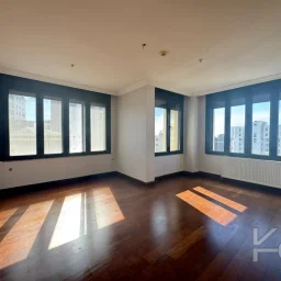 Laci̇vertcadde Caddebostan Noter Sokak'ta 170m² 3+1