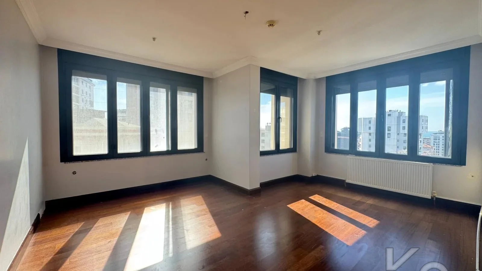 Laci̇vertcadde Caddebostan Noter Sokak'ta 170m² 3+1