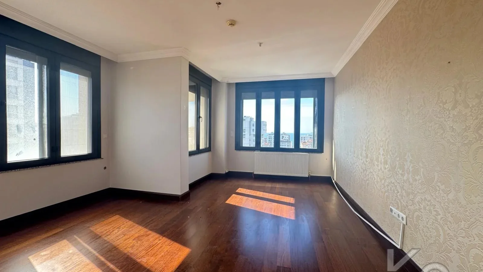 Laci̇vertcadde Caddebostan Noter Sokak'ta 170m² 3+1