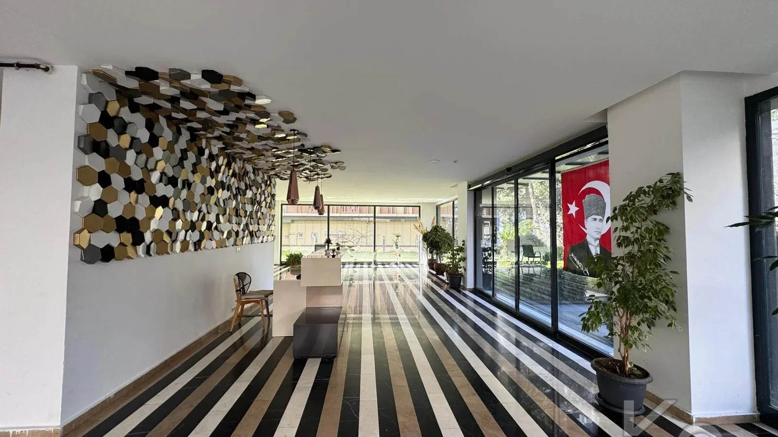 Laci̇vertcadde Caddebostan Noter Sokak'ta 170m² 3+1