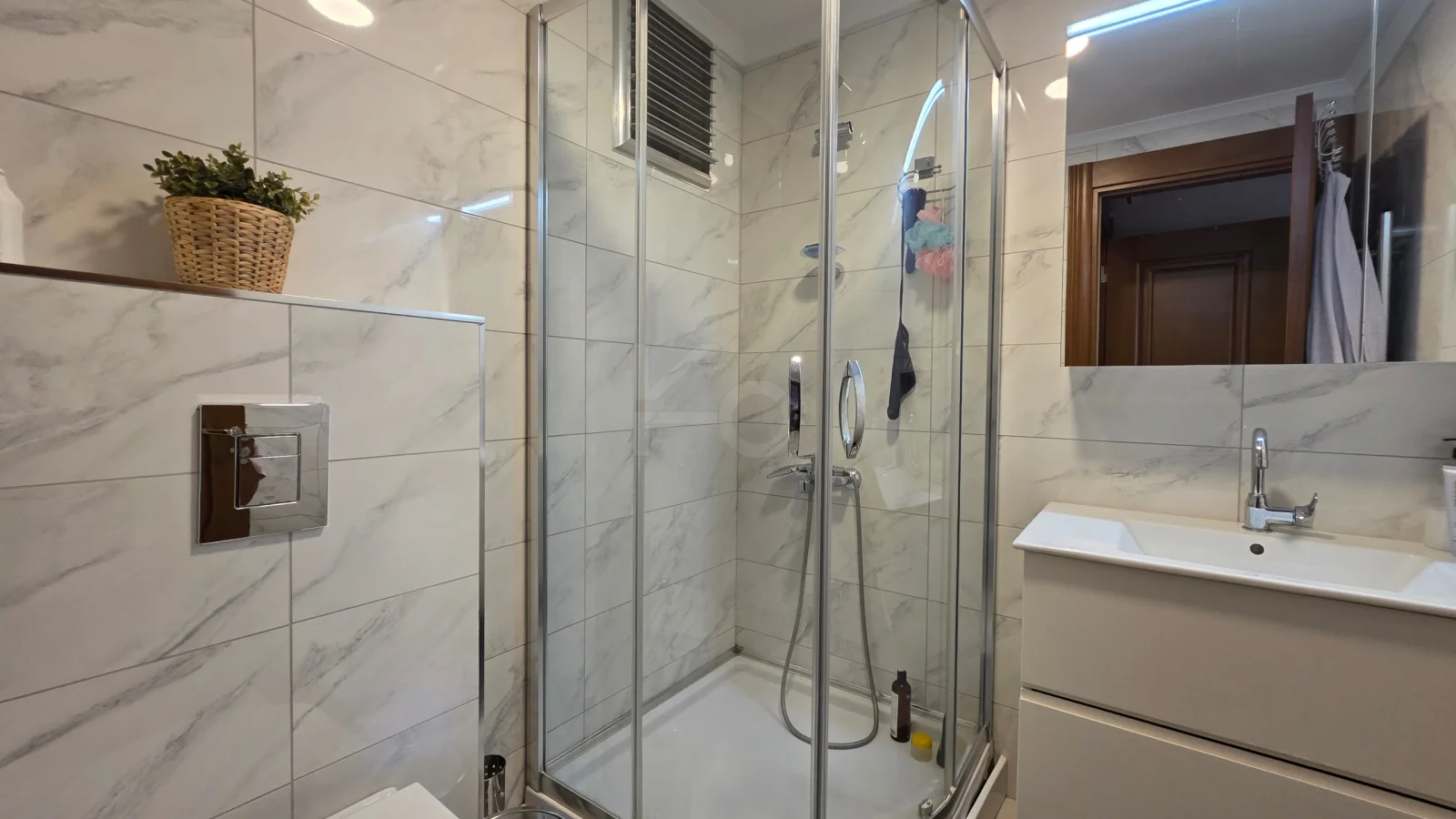 Academy Caddebostan Deniz Manzaralı Bahçeli 180 M2 4+1