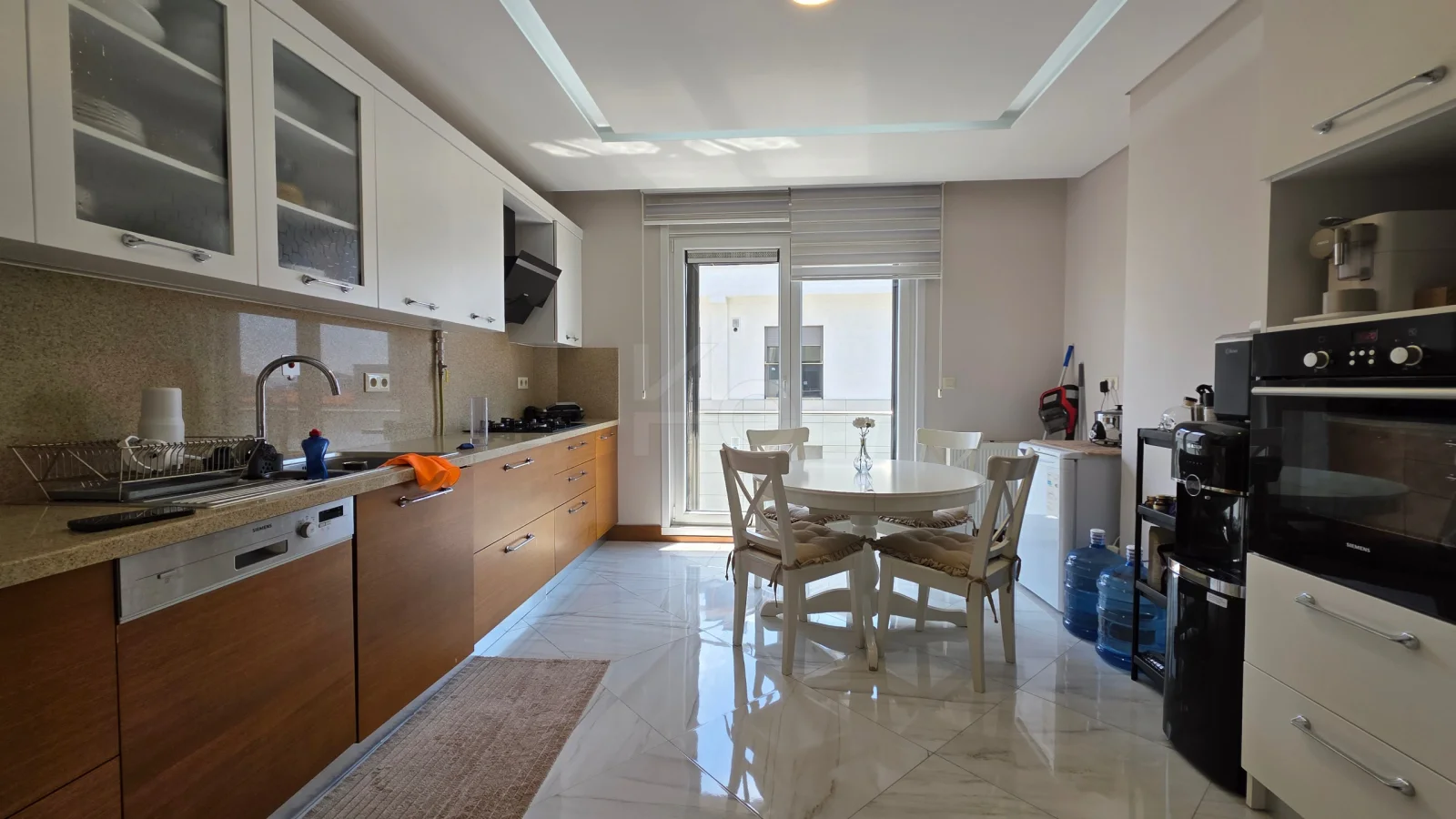 Academy Caddebostan Deniz Manzaralı Bahçeli 180 M2 4+1