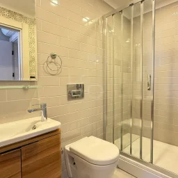 Academy Caddebostan  Bağdat Caddesi'ne 5.bina Satılık 4+1 Boş Daire