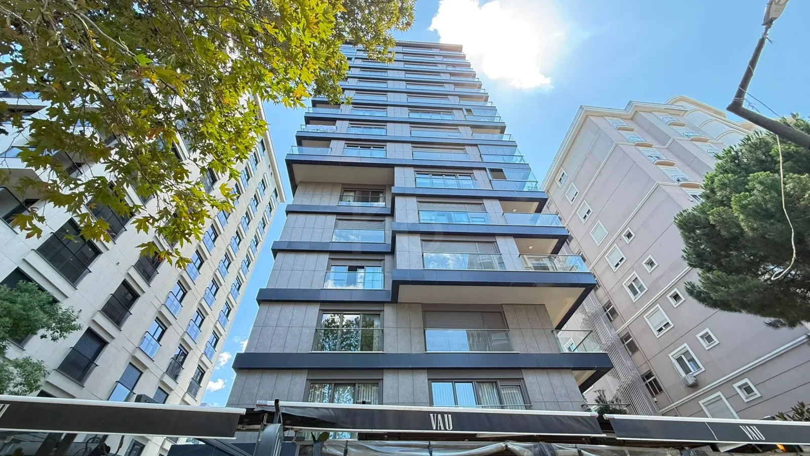 Academy Caddebostan  Bağdat Caddesi'ne 5.bina Satılık 4+1 Boş Daire