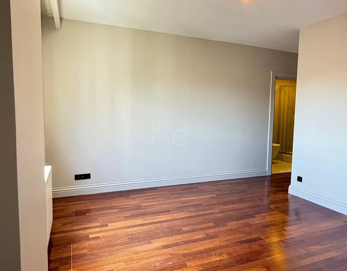 Academy Caddebostan  Bağdat Caddesi'ne 5.bina Satılık 4+1 Boş Daire