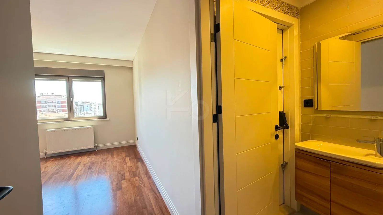 Academy Caddebostan  Bağdat Caddesi'ne 5.bina Satılık 4+1 Boş Daire