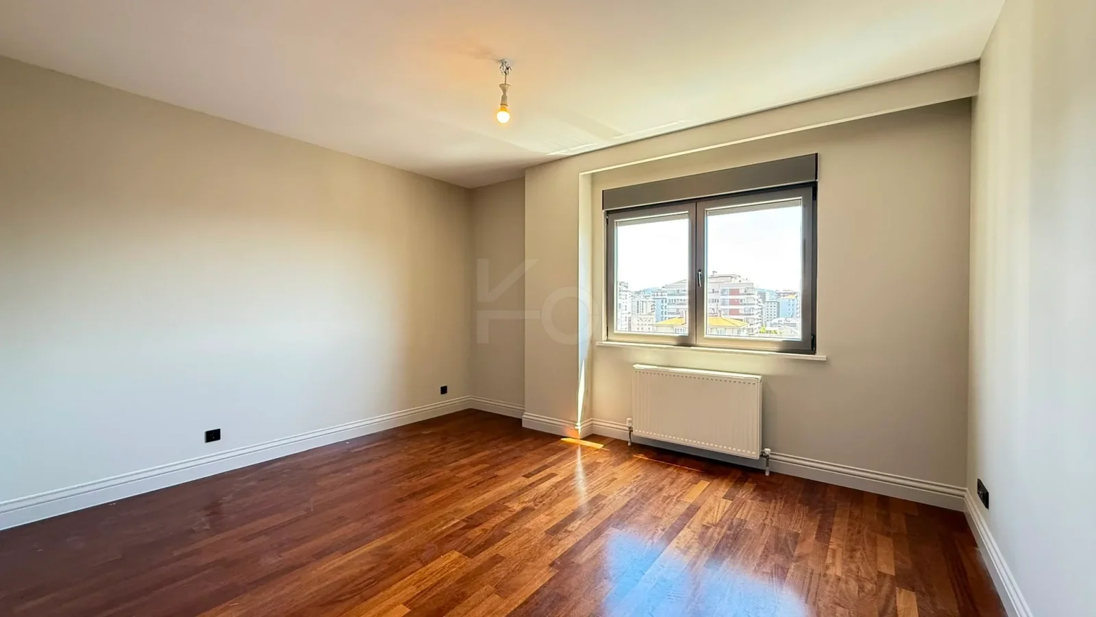 Academy Caddebostan  Bağdat Caddesi'ne 5.bina Satılık 4+1 Boş Daire