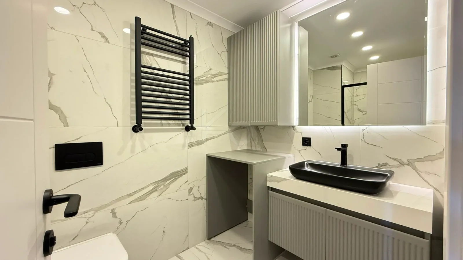 Academy Caddebostan  Bağdat Caddesi'ne 5.bina Satılık 4+1 Boş Daire