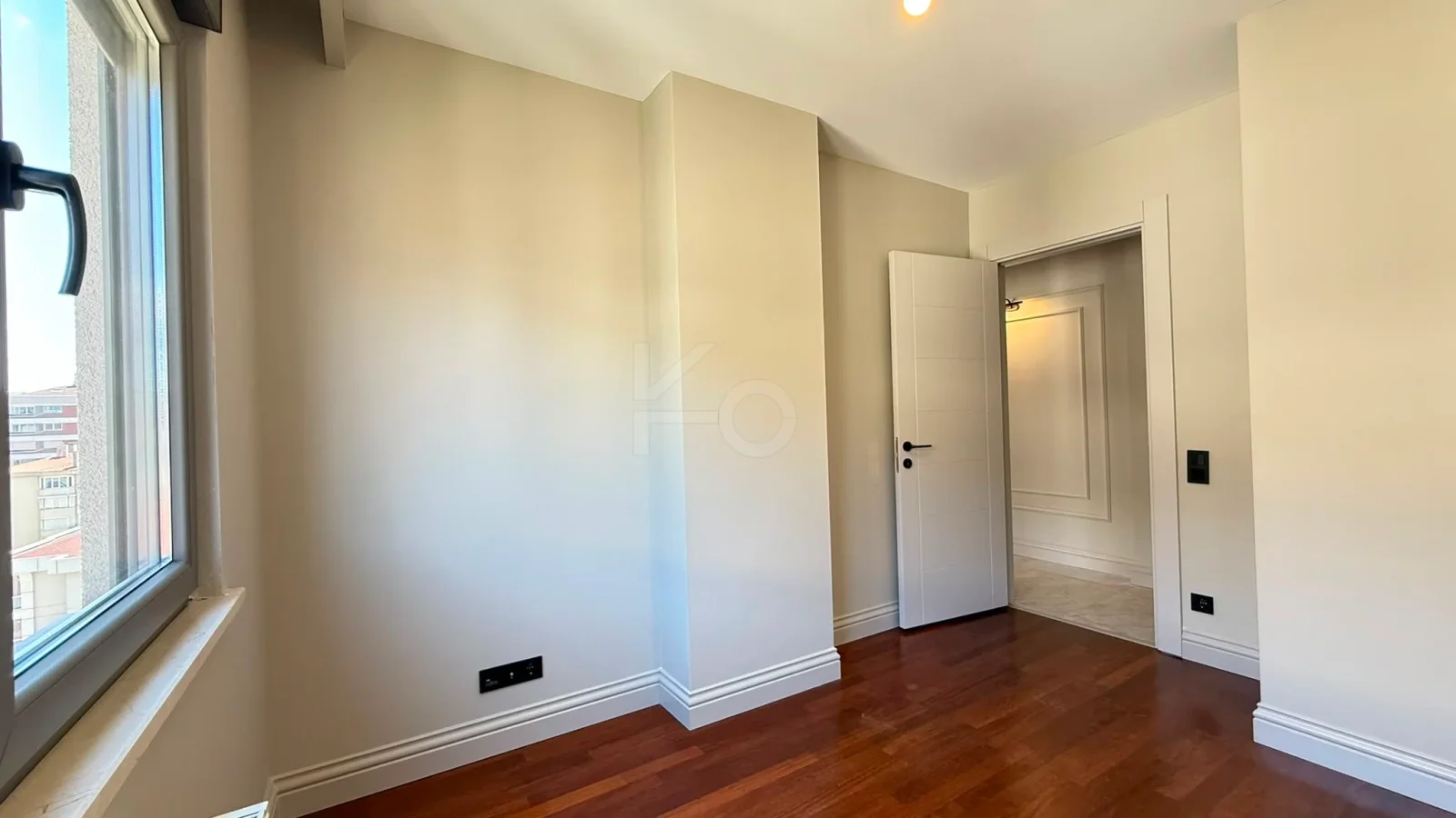 Academy Caddebostan  Bağdat Caddesi'ne 5.bina Satılık 4+1 Boş Daire