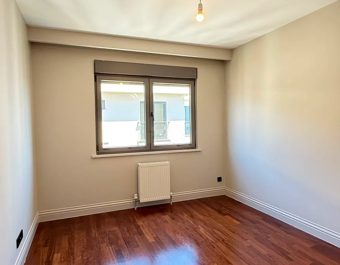 Academy Caddebostan  Bağdat Caddesi'ne 5.bina Satılık 4+1 Boş Daire