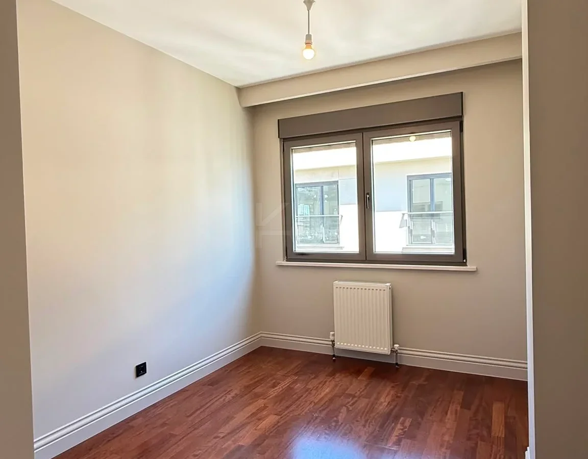 Academy Caddebostan  Bağdat Caddesi'ne 5.bina Satılık 4+1 Boş Daire