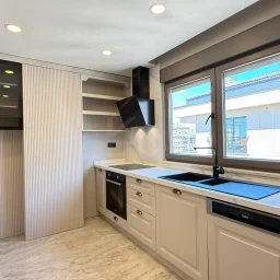 Academy Caddebostan  Bağdat Caddesi'ne 5.bina Satılık 4+1 Boş Daire