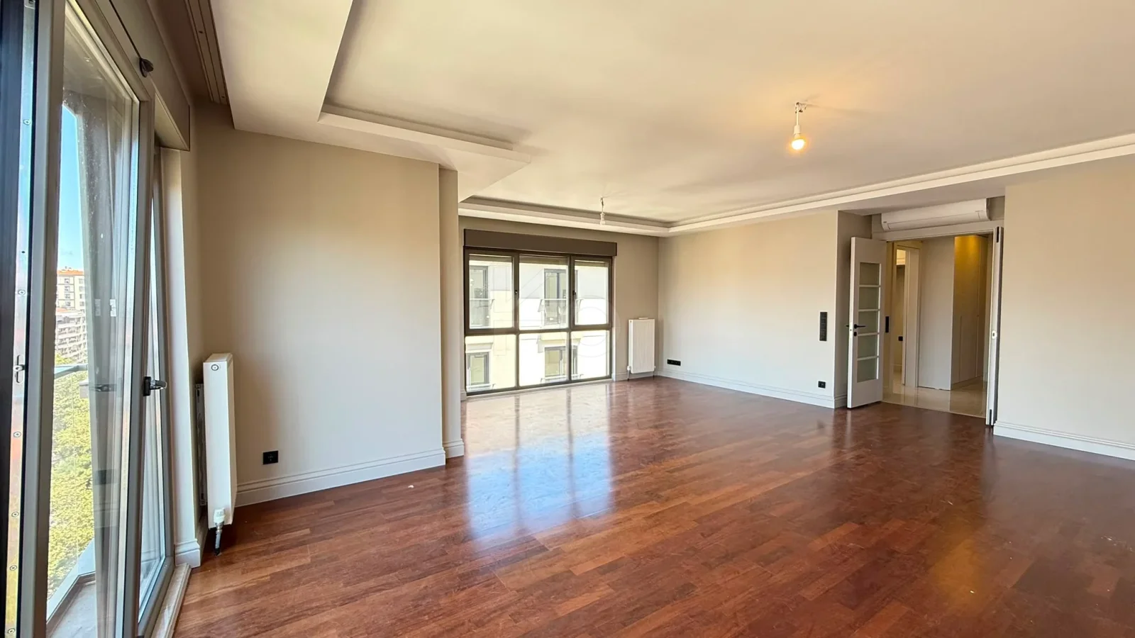 Academy Caddebostan  Bağdat Caddesi'ne 5.bina Satılık 4+1 Boş Daire