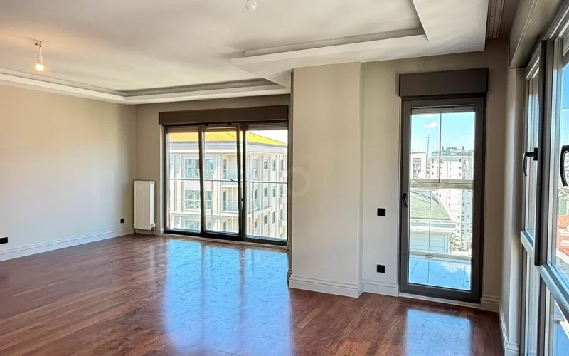 Academy Caddebostan  Bağdat Caddesi'ne 5.bina Satılık 4+1 Boş Daire