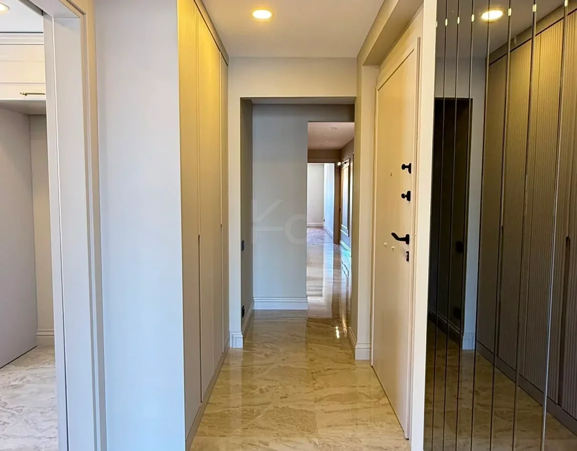Academy Caddebostan  Bağdat Caddesi'ne 5.bina Satılık 4+1 Boş Daire