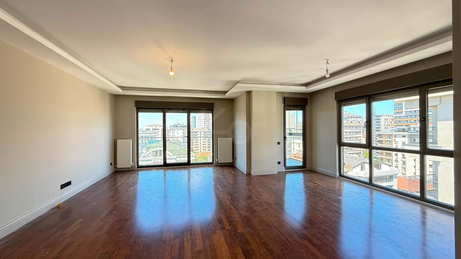 Academy Caddebostan  Bağdat Caddesi'ne 5.bina Satılık 4+1 Boş Daire