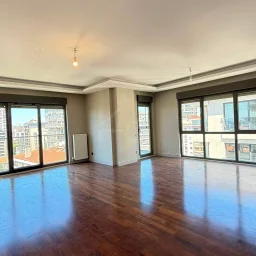 Academy Caddebostan  Bağdat Caddesi'ne 5.bina Satılık 4+1 Boş Daire