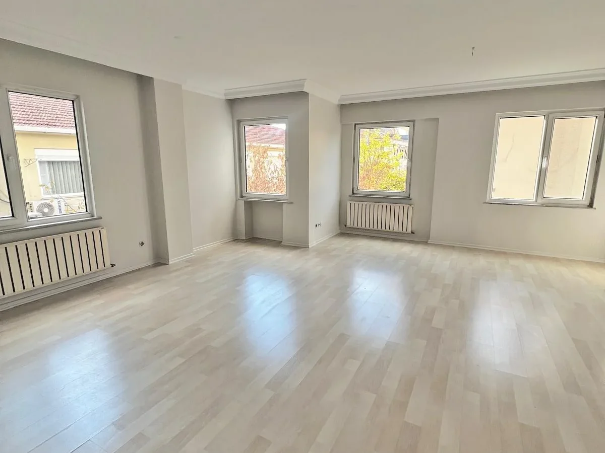 Bağdat Cad. Erenköy'ün En Güzel Yerinde Geniş 2+1 Kiralık Daire