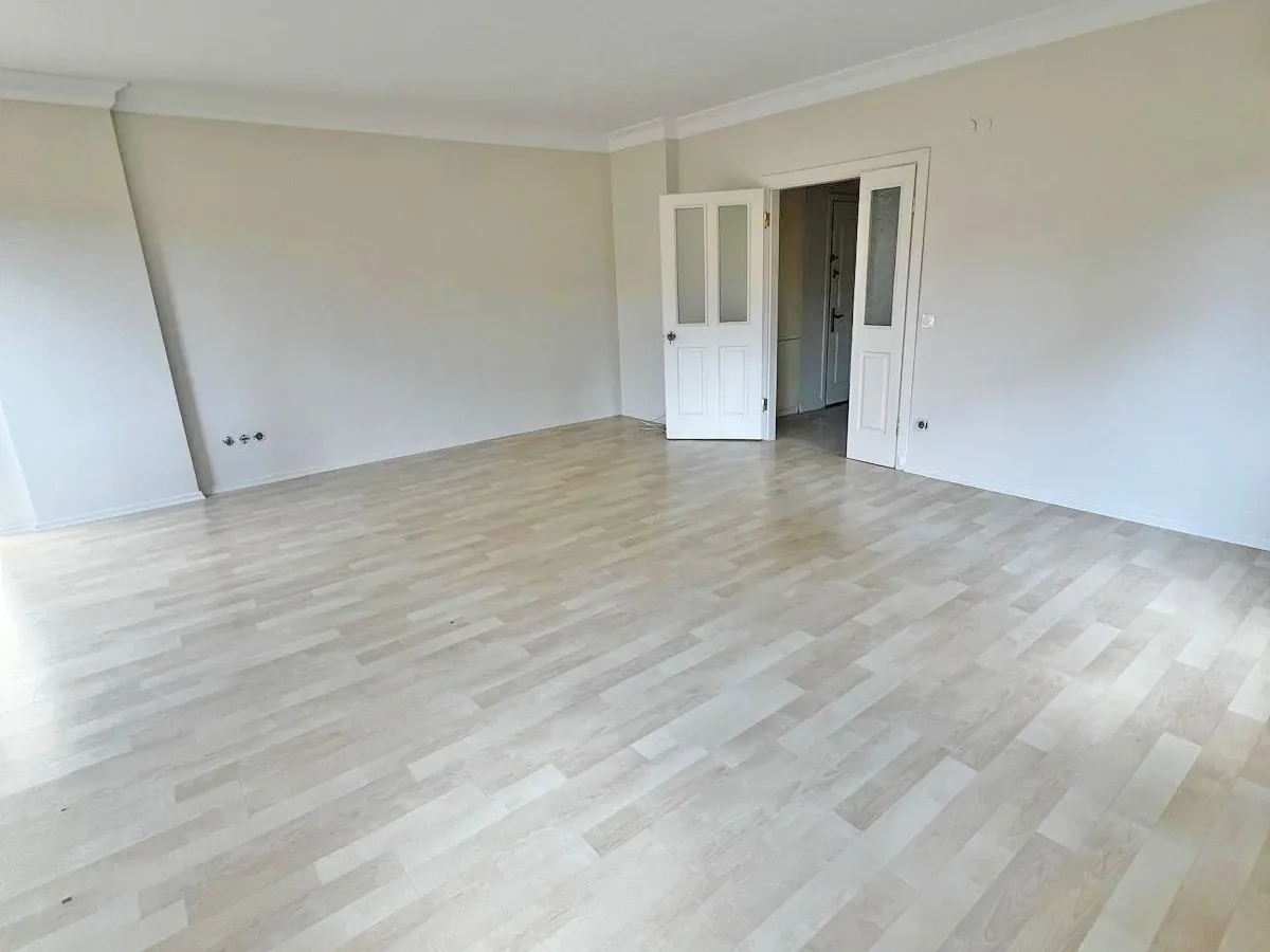 Bağdat Cad. Erenköy'ün En Güzel Yerinde Geniş 2+1 Kiralık Daire
